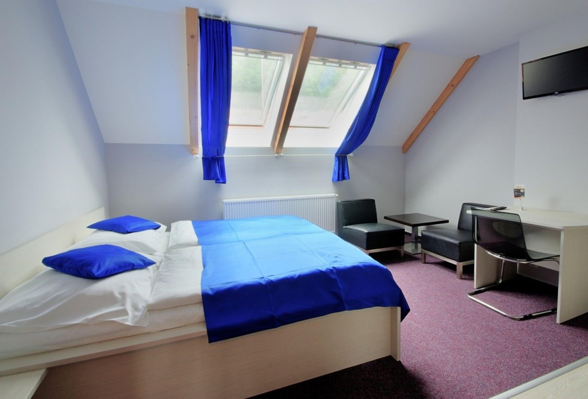 Adeba Hotel Praha Bagian luar foto