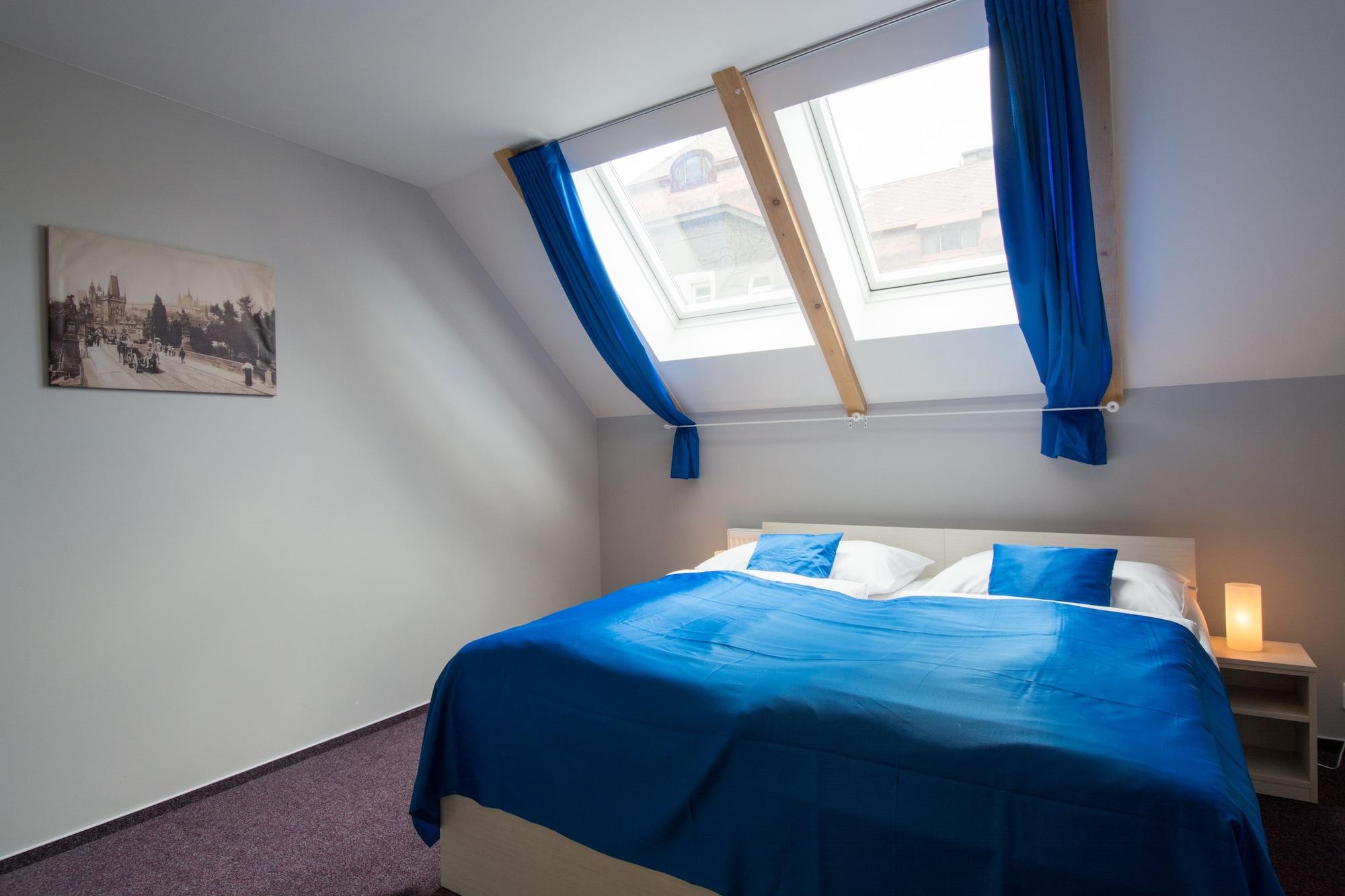 Adeba Hotel Praha Bagian luar foto