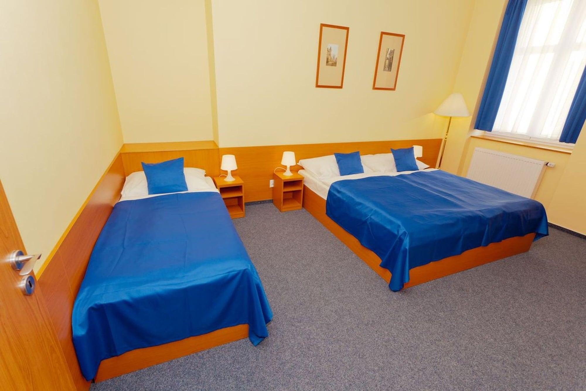 Adeba Hotel Praha Bagian luar foto