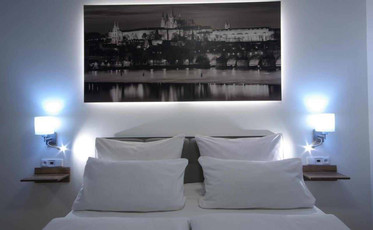 Adeba Hotel Praha Bagian luar foto