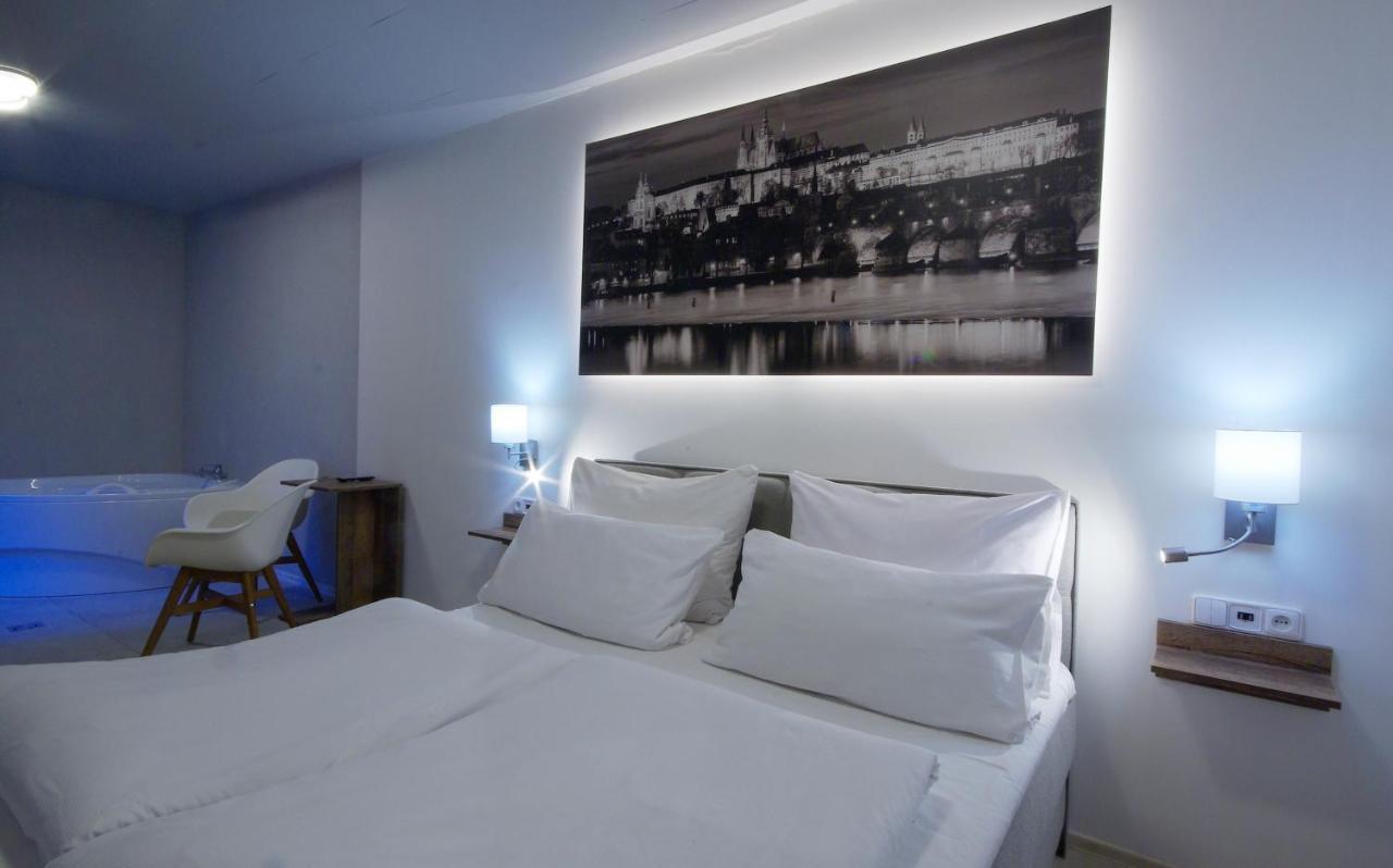 Adeba Hotel Praha Bagian luar foto
