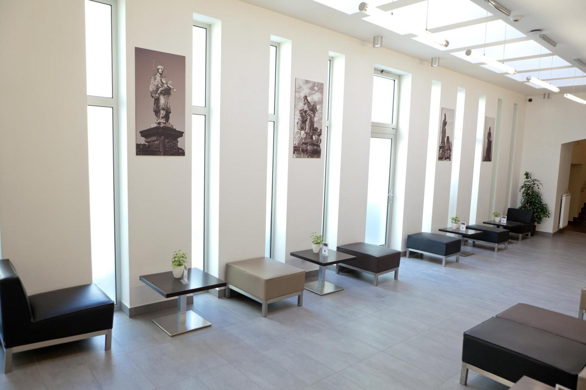 Adeba Hotel Praha Bagian luar foto