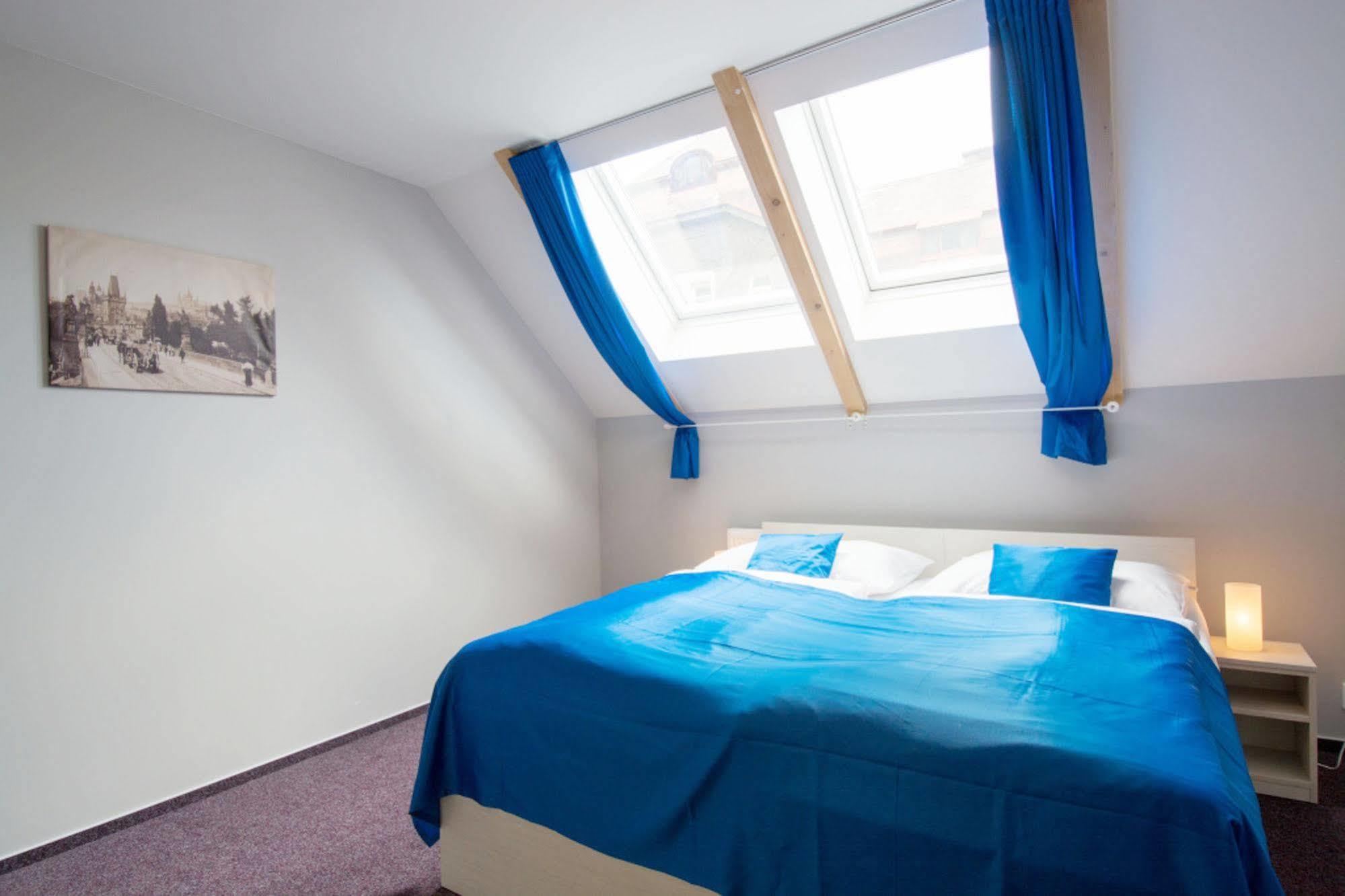 Adeba Hotel Praha Bagian luar foto