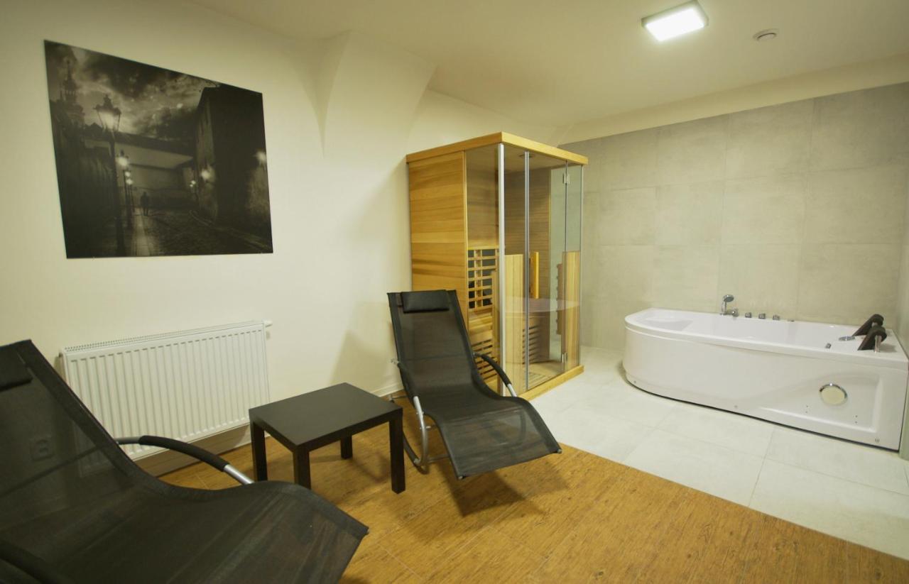 Adeba Hotel Praha Bagian luar foto