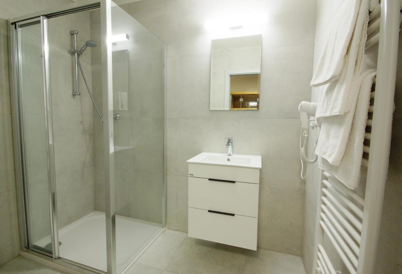 Adeba Hotel Praha Bagian luar foto