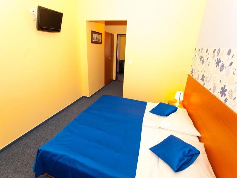Adeba Hotel Praha Bagian luar foto