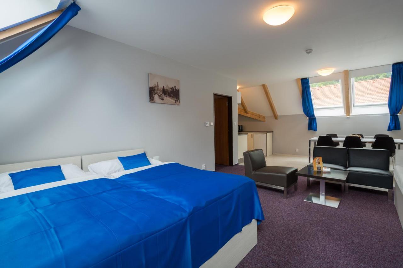 Adeba Hotel Praha Bagian luar foto