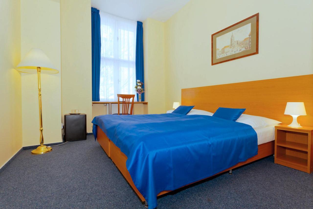 Adeba Hotel Praha Bagian luar foto